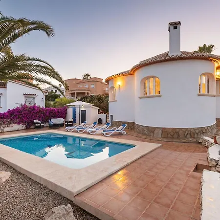 Villa Mackay By Abahana