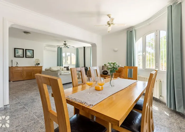 Mackay By Abahana Calpe