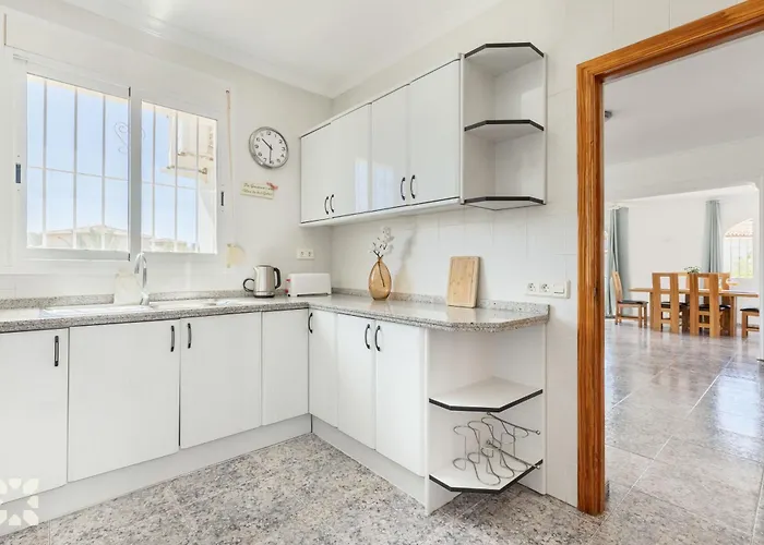 Villa Mackay By Abahana